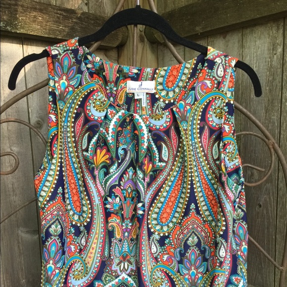 Tops - Paisley sleeveless tank top